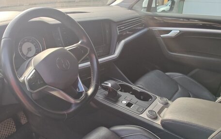 Volkswagen Touareg III, 2019 год, 3 950 000 рублей, 7 фотография