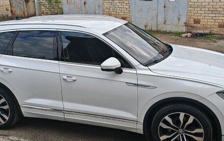 Volkswagen Touareg III, 2019 год, 3 950 000 рублей, 11 фотография