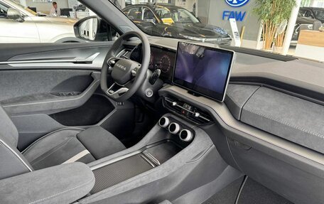 Skoda Kodiaq, 2025 год, 5 850 000 рублей, 15 фотография