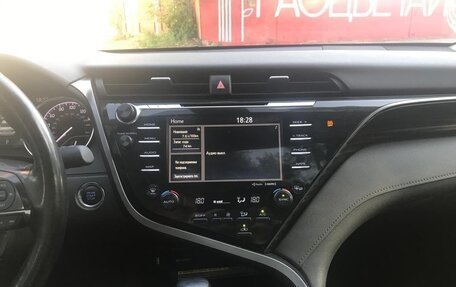 Toyota Camry, 2020 год, 2 850 000 рублей, 8 фотография