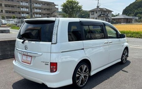 Toyota ISis I, 2010 год, 976 000 рублей, 7 фотография