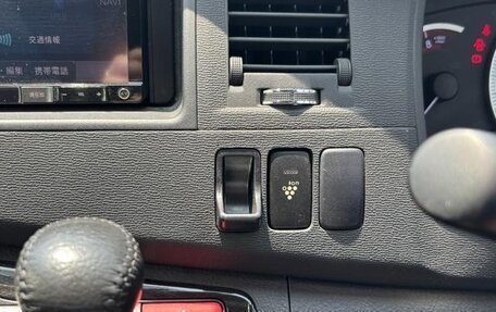 Toyota ISis I, 2010 год, 976 000 рублей, 10 фотография