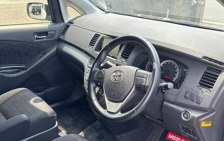 Toyota ISis I, 2010 год, 976 000 рублей, 28 фотография