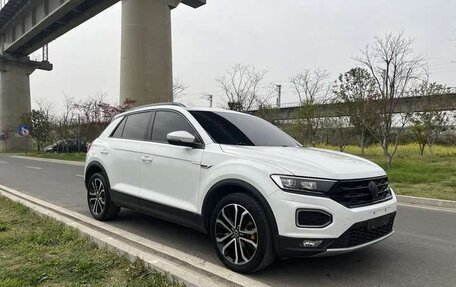 Volkswagen T-Roc I, 2022 год, 1 820 000 рублей, 3 фотография