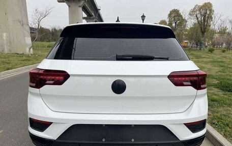 Volkswagen T-Roc I, 2022 год, 1 820 000 рублей, 5 фотография