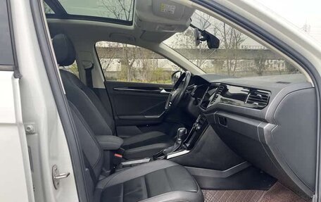 Volkswagen T-Roc I, 2022 год, 1 820 000 рублей, 6 фотография