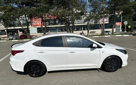 Hyundai Solaris II рестайлинг, 2021 год, 1 400 000 рублей, 4 фотография