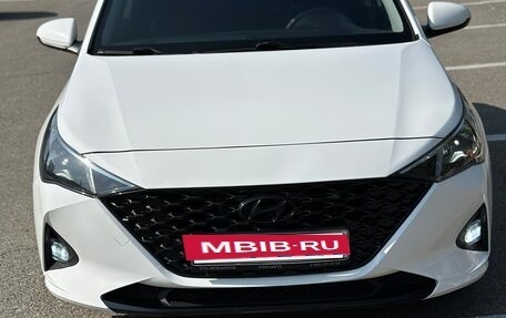 Hyundai Solaris II рестайлинг, 2021 год, 1 400 000 рублей, 2 фотография