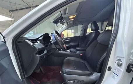Toyota RAV4, 2021 год, 2 380 000 рублей, 9 фотография