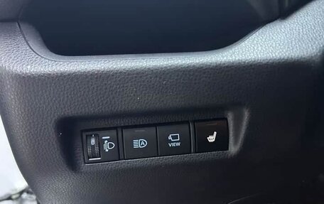 Toyota RAV4, 2021 год, 2 380 000 рублей, 13 фотография