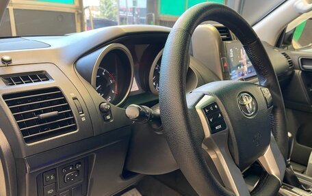 Toyota Land Cruiser Prado 150 рестайлинг 2, 2010 год, 2 900 000 рублей, 14 фотография