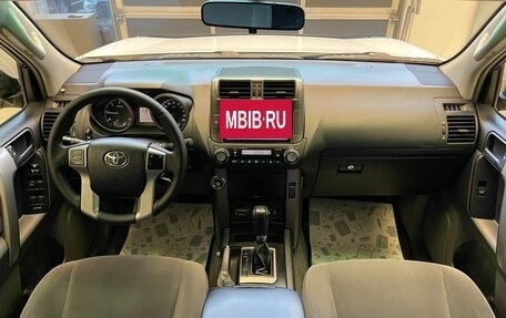 Toyota Land Cruiser Prado 150 рестайлинг 2, 2010 год, 2 900 000 рублей, 23 фотография