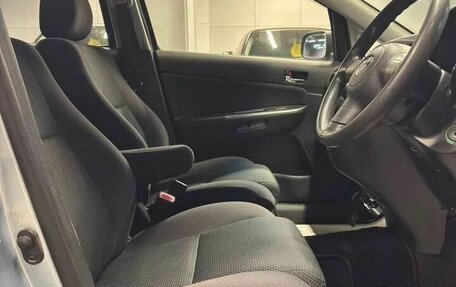 Toyota Wish II, 2003 год, 897 000 рублей, 11 фотография