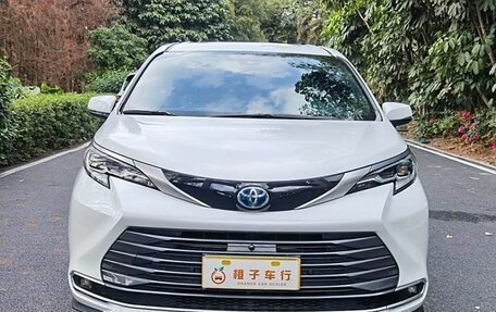 Toyota Sienna, 2022 год, 3 462 300 рублей, 3 фотография