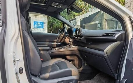 Toyota Sienna, 2022 год, 3 462 300 рублей, 13 фотография
