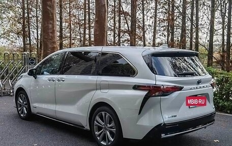 Toyota Sienna, 2022 год, 3 462 300 рублей, 5 фотография