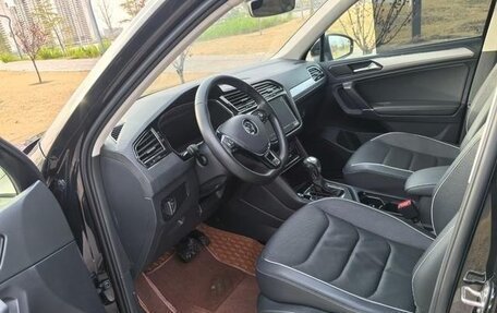 Volkswagen Tiguan II, 2021 год, 1 920 000 рублей, 4 фотография