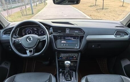Volkswagen Tiguan II, 2021 год, 1 920 000 рублей, 5 фотография