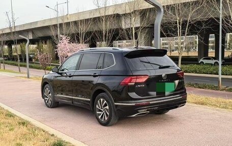Volkswagen Tiguan II, 2021 год, 1 920 000 рублей, 9 фотография