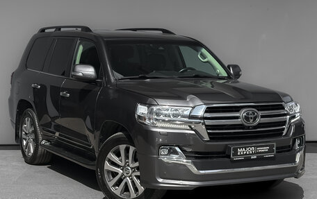 Toyota Land Cruiser 200, 2018 год, 5 800 000 рублей, 3 фотография