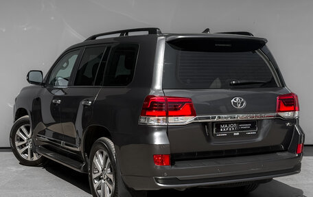 Toyota Land Cruiser 200, 2018 год, 5 800 000 рублей, 7 фотография