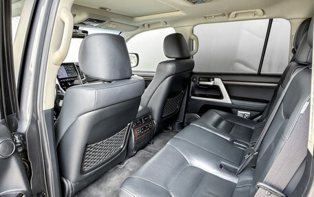 Toyota Land Cruiser 200, 2018 год, 5 800 000 рублей, 12 фотография