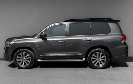 Toyota Land Cruiser 200, 2018 год, 5 800 000 рублей, 8 фотография