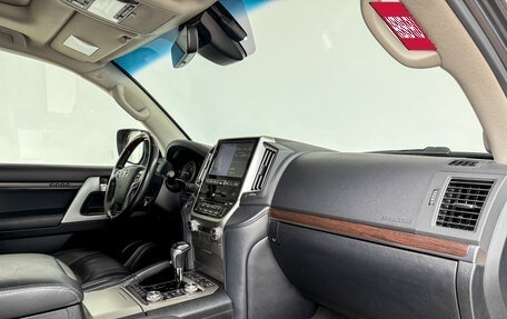 Toyota Land Cruiser 200, 2018 год, 5 800 000 рублей, 11 фотография