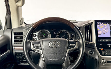 Toyota Land Cruiser 200, 2018 год, 5 800 000 рублей, 22 фотография