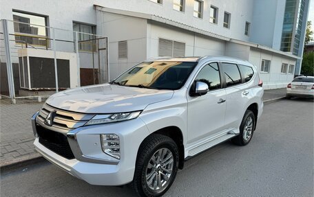 Mitsubishi Pajero Sport III рестайлинг, 2020 год, 4 700 000 рублей, 3 фотография