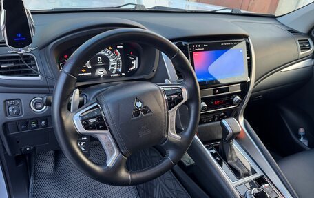 Mitsubishi Pajero Sport III рестайлинг, 2020 год, 4 700 000 рублей, 13 фотография