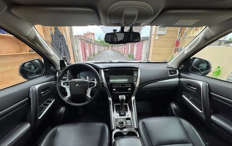 Mitsubishi Pajero Sport III рестайлинг, 2020 год, 4 700 000 рублей, 18 фотография