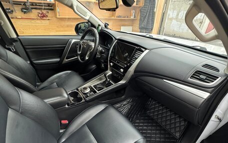Mitsubishi Pajero Sport III рестайлинг, 2020 год, 4 700 000 рублей, 21 фотография