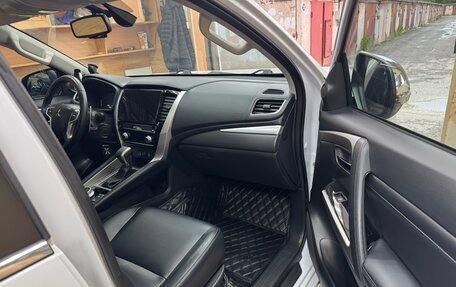 Mitsubishi Pajero Sport III рестайлинг, 2020 год, 4 700 000 рублей, 23 фотография