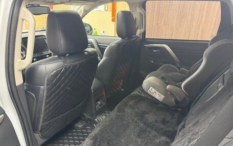 Mitsubishi Pajero Sport III рестайлинг, 2020 год, 4 700 000 рублей, 24 фотография
