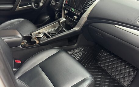 Mitsubishi Pajero Sport III рестайлинг, 2020 год, 4 700 000 рублей, 22 фотография
