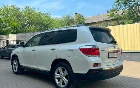 Toyota Highlander III, 2012 год, 1 890 000 рублей, 5 фотография