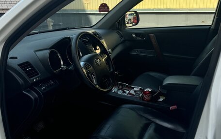 Toyota Highlander III, 2012 год, 1 890 000 рублей, 7 фотография