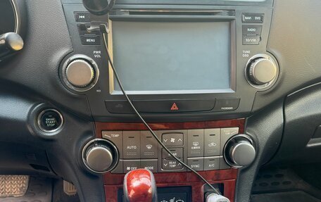 Toyota Highlander III, 2012 год, 1 890 000 рублей, 9 фотография