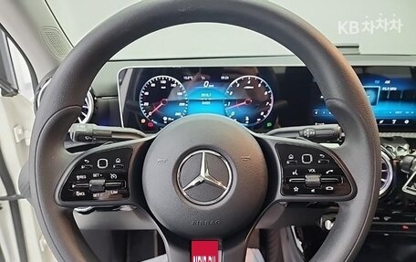 Mercedes-Benz A-Класс, 2021 год, 3 815 000 рублей, 9 фотография