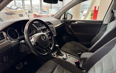 Volkswagen Tiguan II, 2019 год, 2 799 000 рублей, 8 фотография