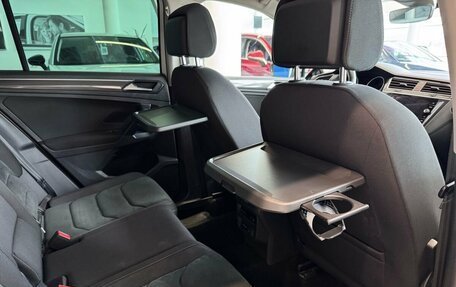 Volkswagen Tiguan II, 2019 год, 2 799 000 рублей, 20 фотография