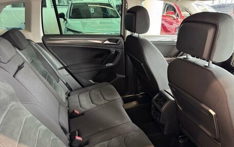 Volkswagen Tiguan II, 2019 год, 2 799 000 рублей, 19 фотография