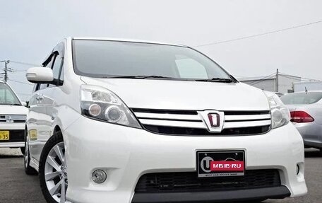 Toyota ISis I, 2011 год, 943 000 рублей, 4 фотография