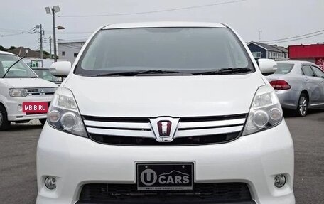 Toyota ISis I, 2011 год, 943 000 рублей, 22 фотография