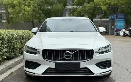 Volvo S60 III, 2020 год, 2 000 000 рублей, 2 фотография