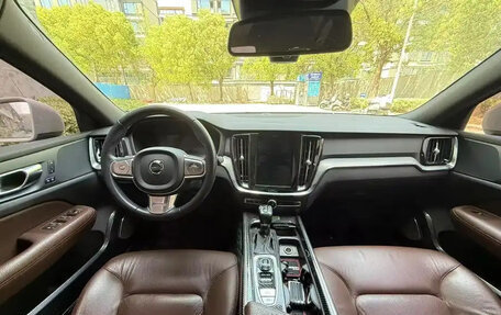Volvo S60 III, 2020 год, 2 000 000 рублей, 10 фотография