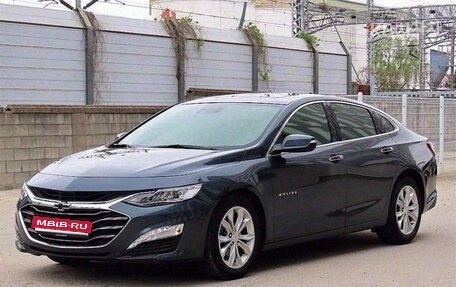 Chevrolet Malibu IX, 2021 год, 1 615 000 рублей, 2 фотография
