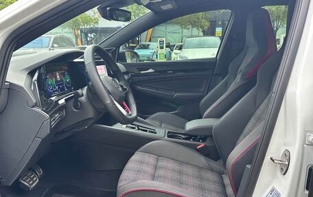 Volkswagen Golf GTI, 2022 год, 2 850 000 рублей, 7 фотография
