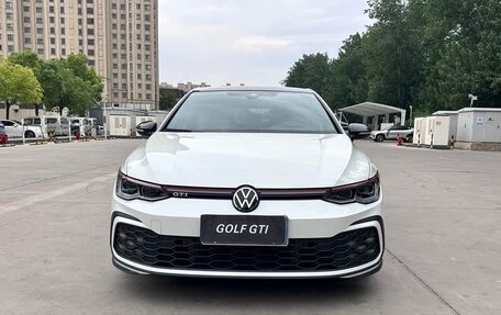 Volkswagen Golf GTI, 2022 год, 2 850 000 рублей, 2 фотография